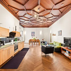 Aptc Downtown Monument4rent Near Checkpoint Charlie Berlin